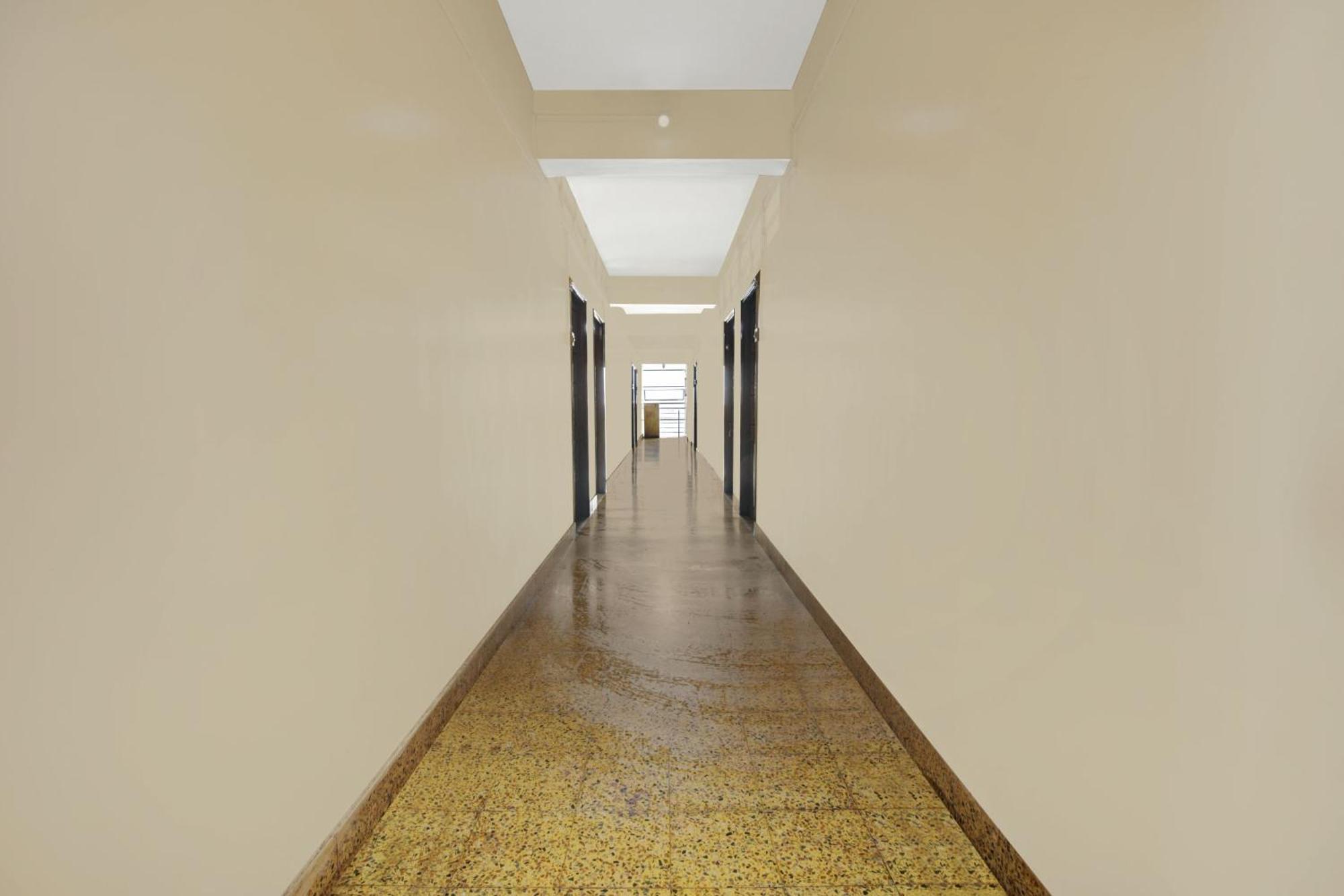 Spot On Shree Ram Residency Hotel Hubli Bagian luar foto